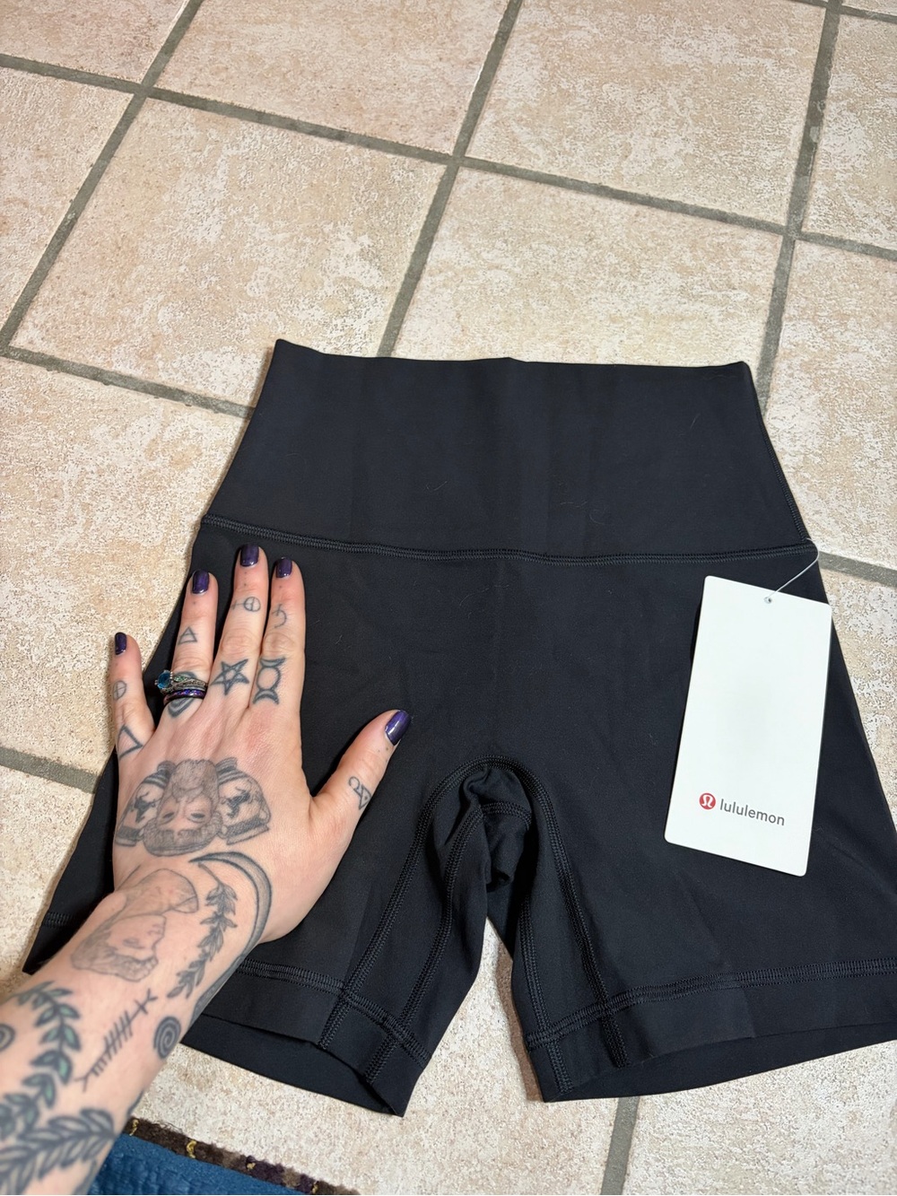 NWT Lululemon Align No Line High-Rise Short 6” (Black) Size 4 - Picture 4 of 7